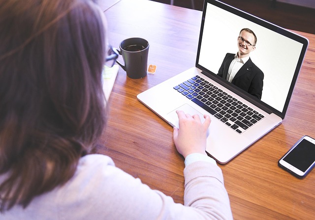 Colloquio online al computer